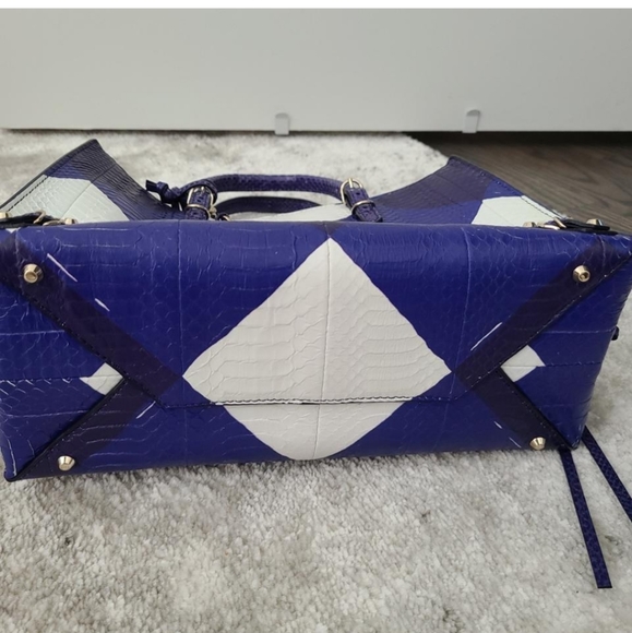 Balenciaga A6 blue python crossbody bag - Picture 7 of 8